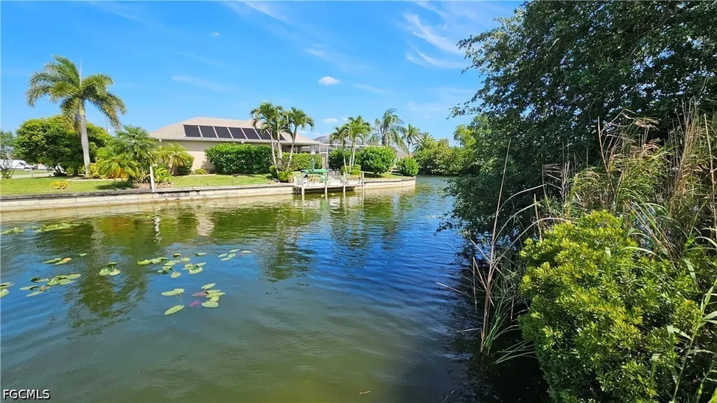 421 SE 10th Avenue Cape Coral FL 33990