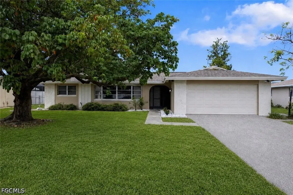 1674 Long Meadow Road Fort Myers FL 33919