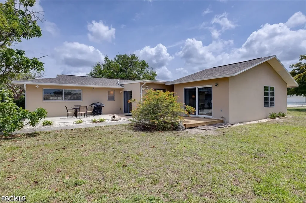 1674 Long Meadow Road Fort Myers FL 33919
