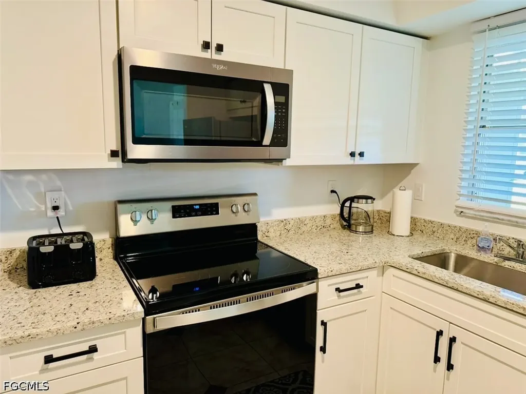5229 Pocatella Court Cape Coral FL 33904