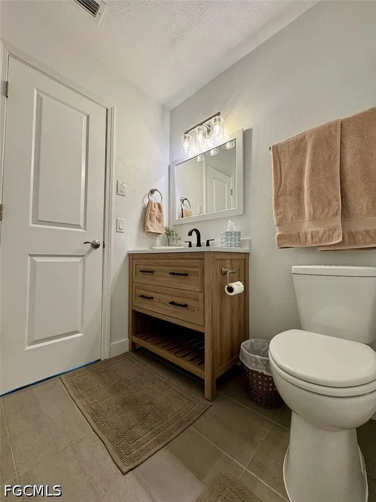 5229 Pocatella Court Cape Coral FL 33904
