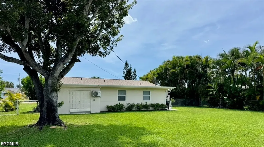 5229 Pocatella Court Cape Coral FL 33904
