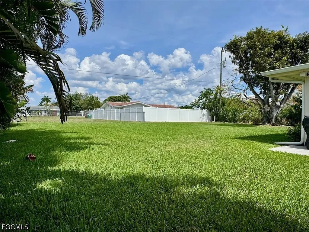 5229 Pocatella Court Cape Coral FL 33904