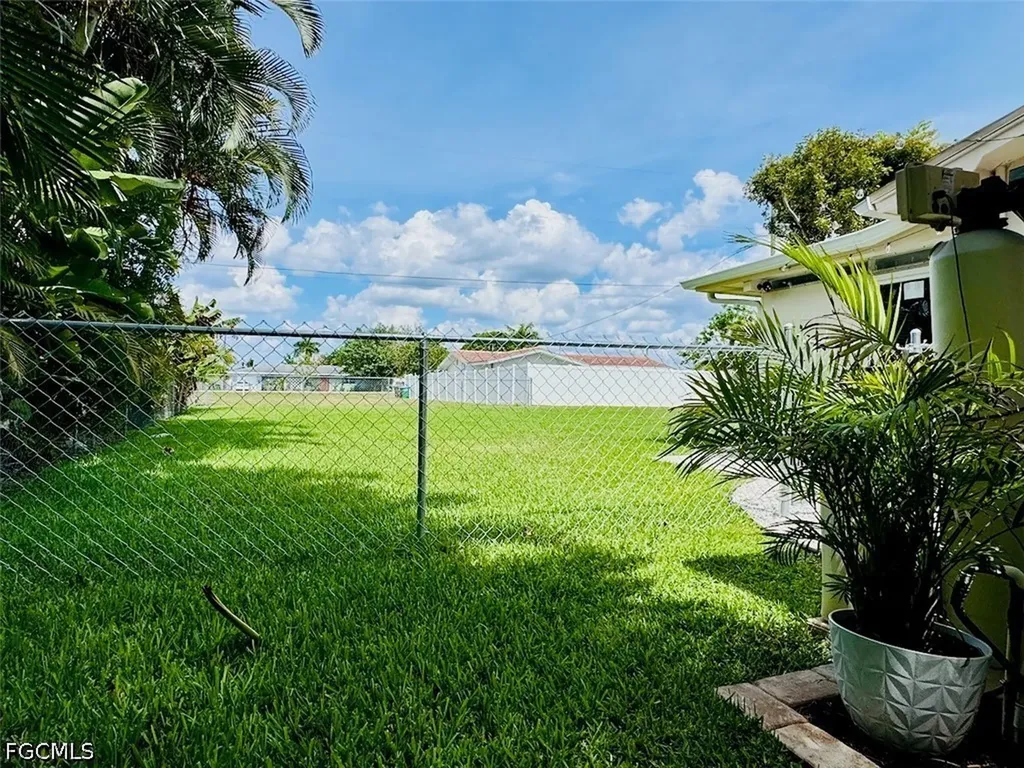 5229 Pocatella Court Cape Coral FL 33904