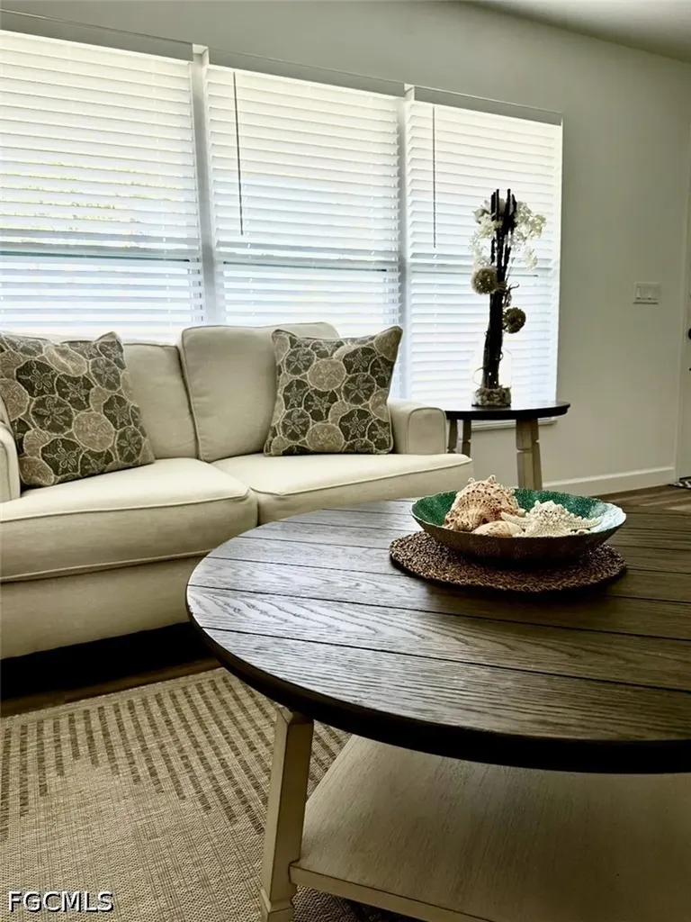 5229 Pocatella Court Cape Coral FL 33904