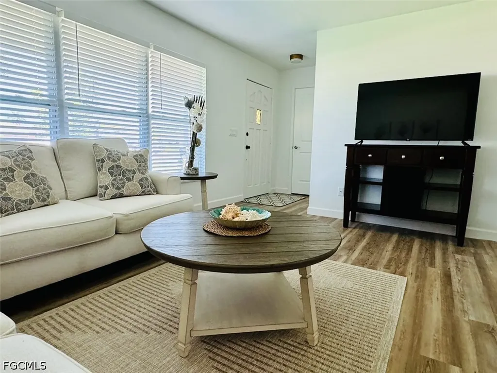 5229 Pocatella Court Cape Coral FL 33904