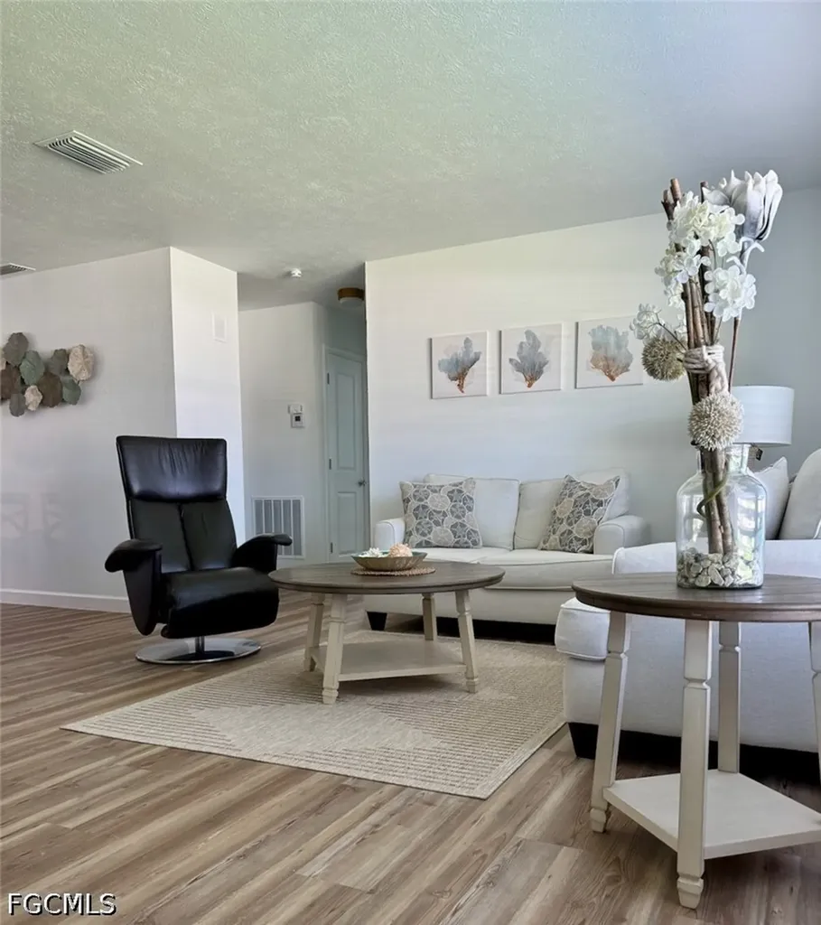 5229 Pocatella Court Cape Coral FL 33904