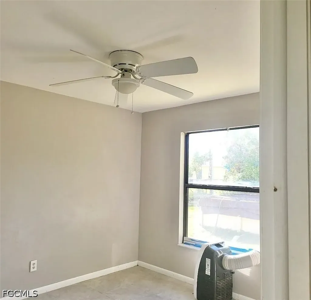 506 SE 26th Street Cape Coral FL 33904