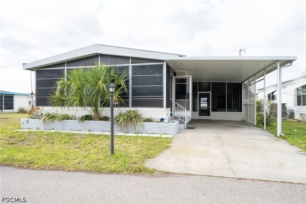 5502 Ben Franklin Lane North Fort Myers FL 33917