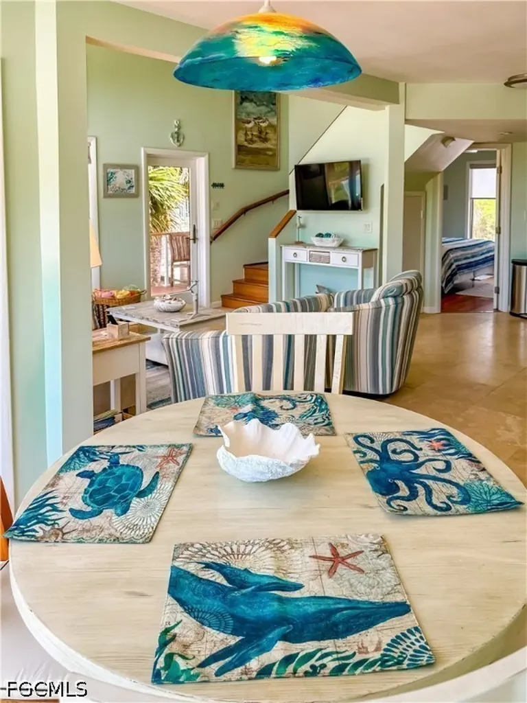 541 Gulf Lane Upper Captiva FL 33924