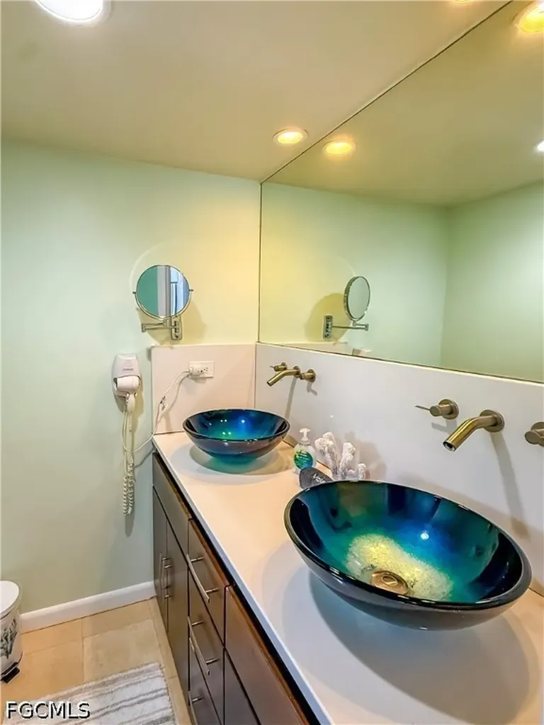 541 Gulf Lane Upper Captiva FL 33924