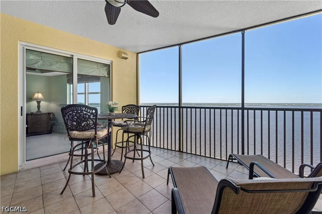2797 1st Street Fort Myers FL 33916