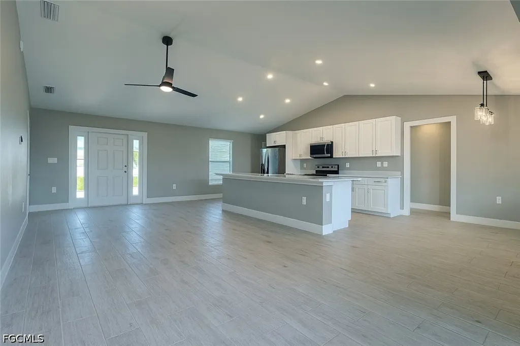 402 NE 31st Terrace Cape Coral FL 33909