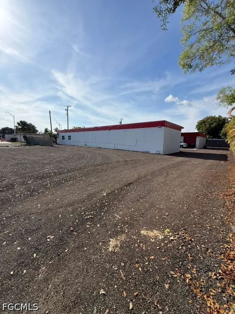 27 Cardinal Drive North Fort Myers FL 33917