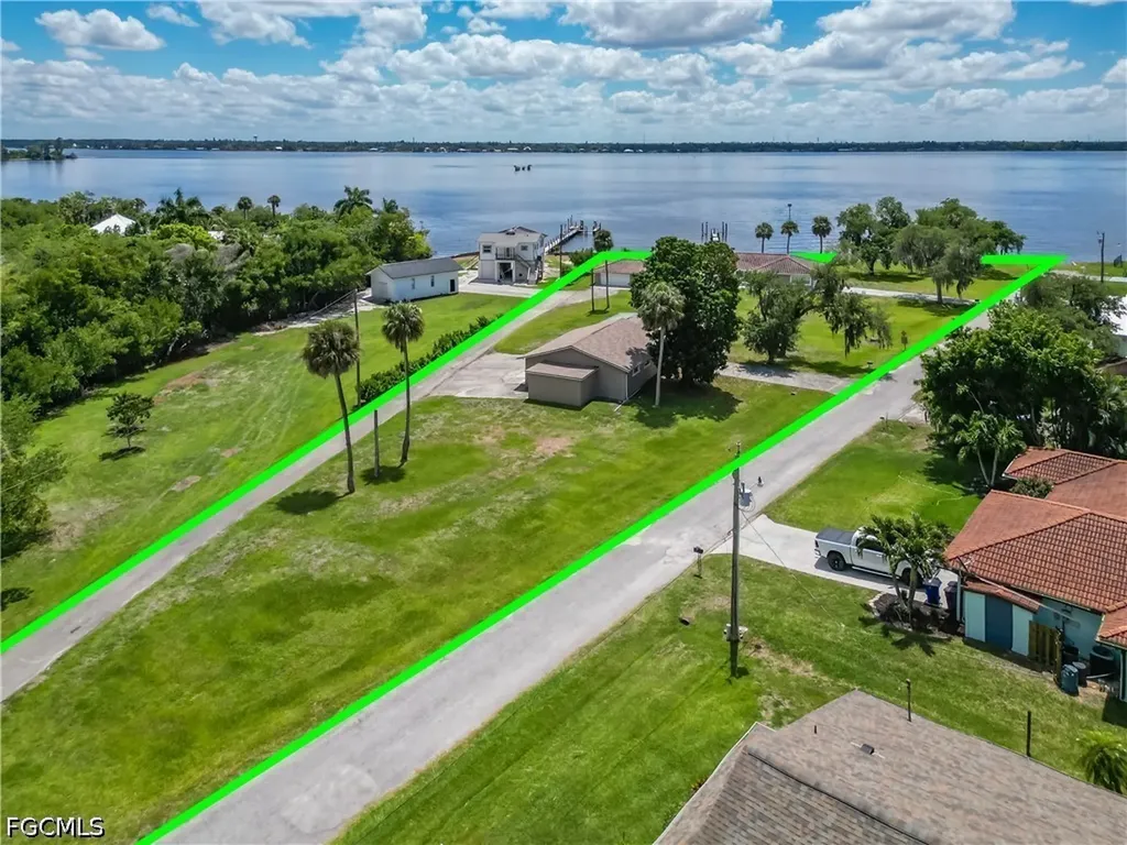 1818/1822 Stevenson Road North Fort Myers FL 33917