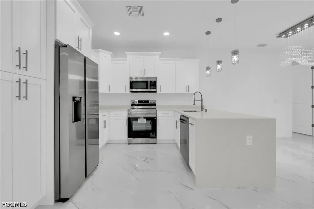 816 Lake Avenue Lehigh Acres FL 33972