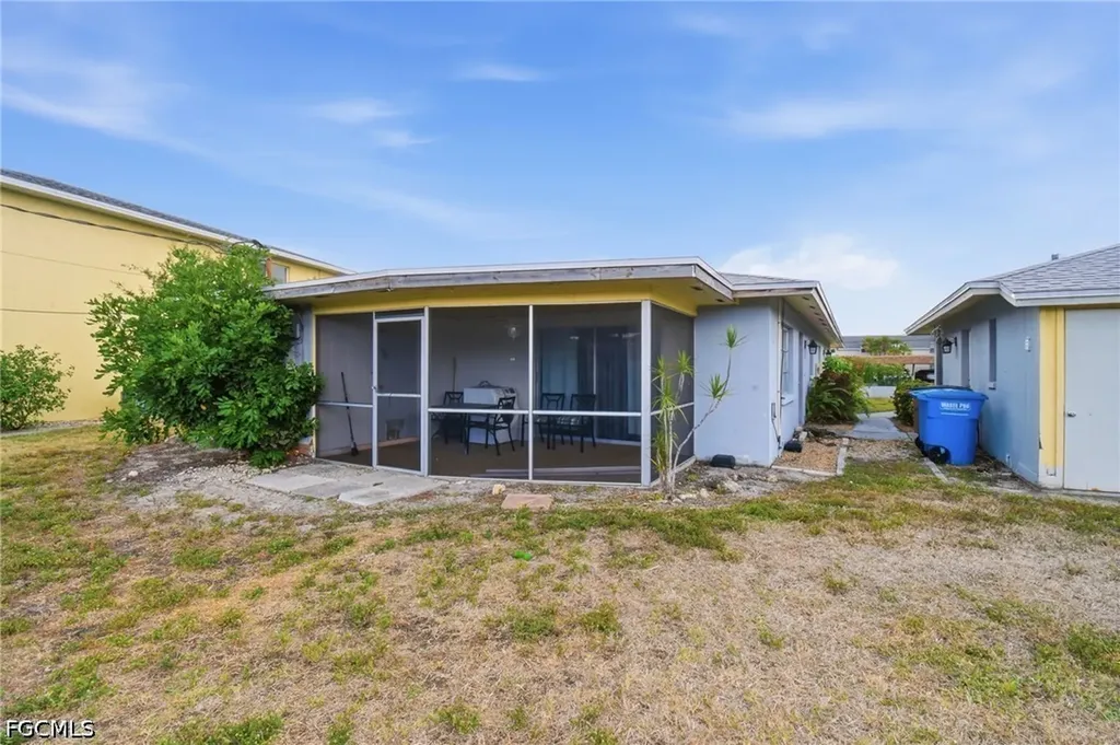 4015 SE 19th Avenue Cape Coral FL 33904