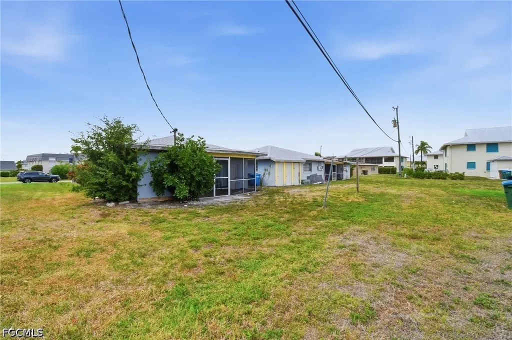 4015 SE 19th Avenue Cape Coral FL 33904