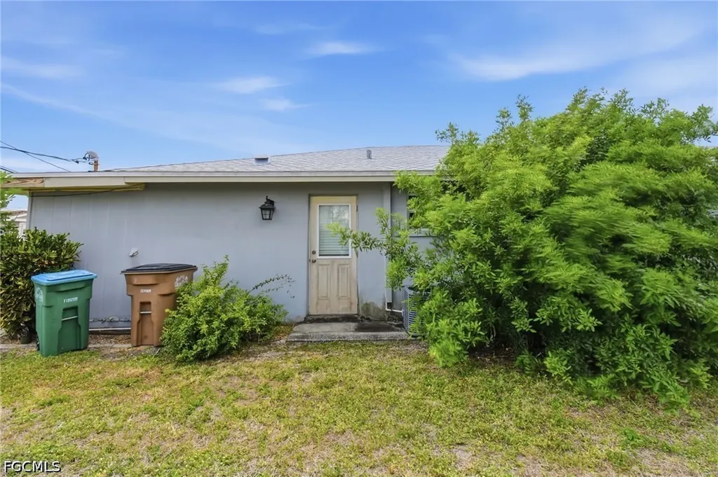 4015 SE 19th Avenue Cape Coral FL 33904