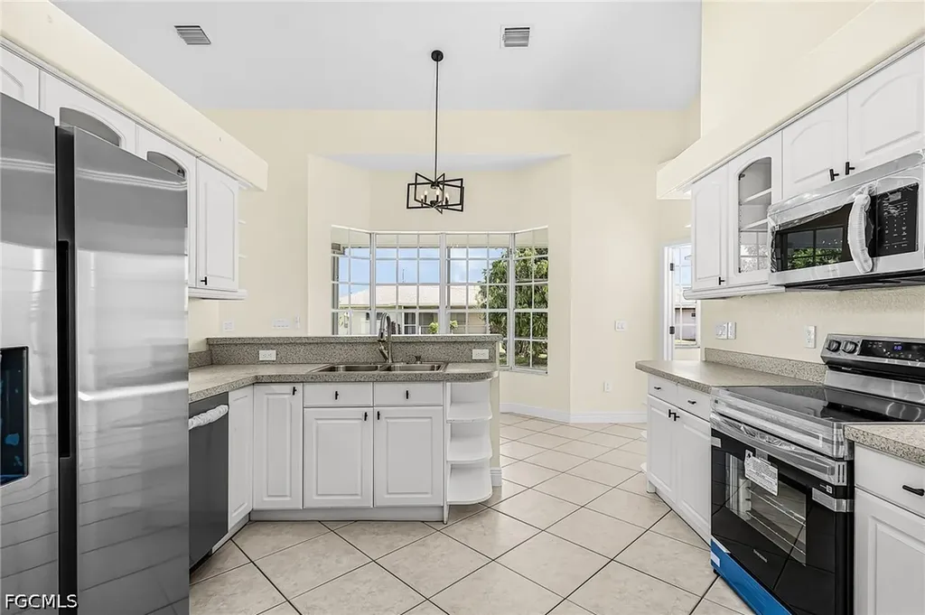 423 SE 17th Terrace Cape Coral FL 33990