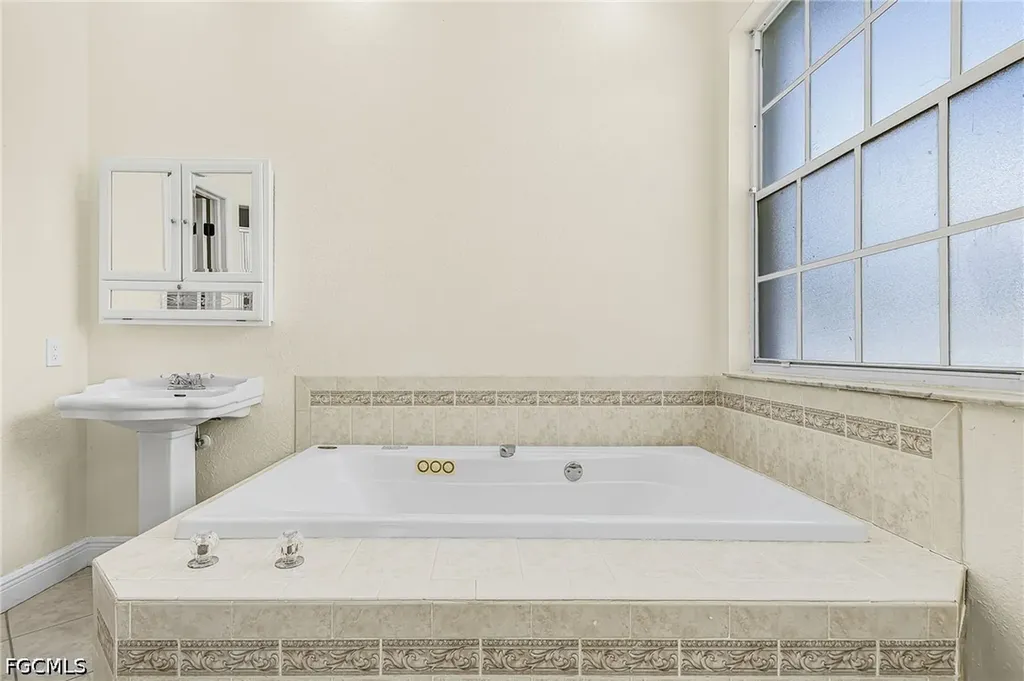 423 SE 17th Terrace Cape Coral FL 33990