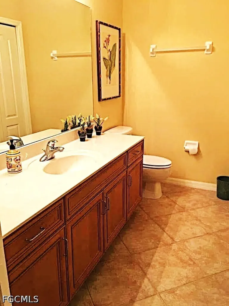 8261 Pathfinder Loop Fort Myers FL 33919