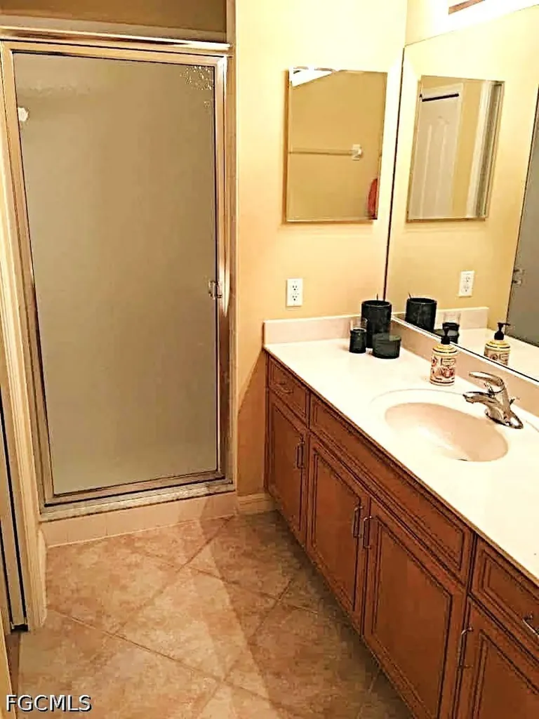 8261 Pathfinder Loop Fort Myers FL 33919