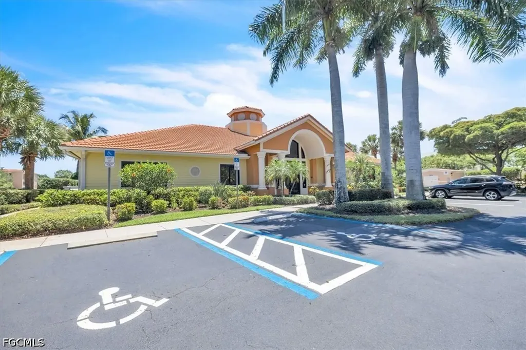 8261 Pathfinder Loop Fort Myers FL 33919