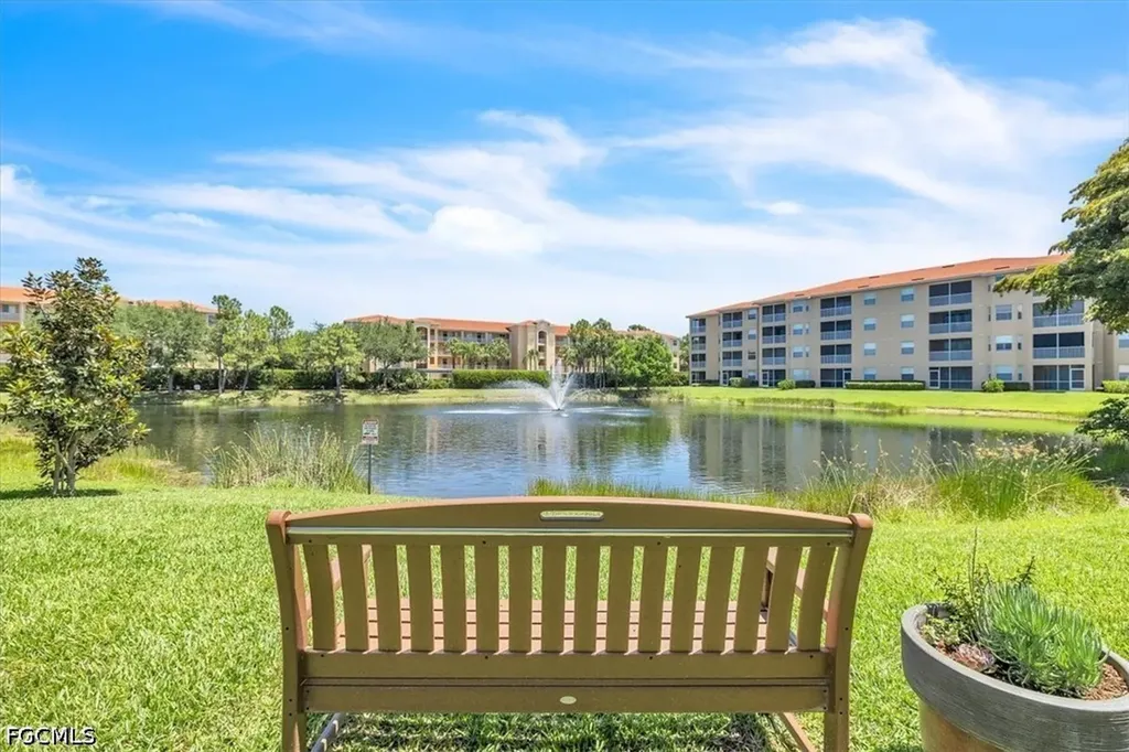 8261 Pathfinder Loop Fort Myers FL 33919