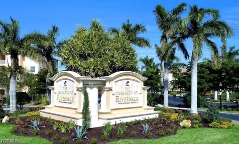 8261 Pathfinder Loop Fort Myers FL 33919
