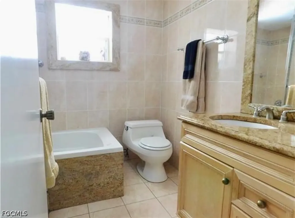4479 Lakewood Boulevard Naples FL 34112