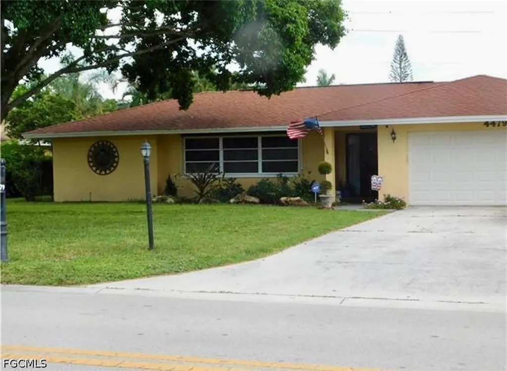 4479 Lakewood Boulevard Naples FL 34112