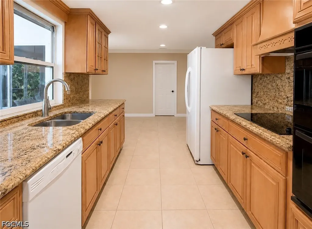 4479 Lakewood Boulevard Naples FL 34112