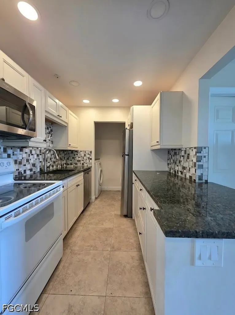 2845 Winkler Avenue Fort Myers FL 33916