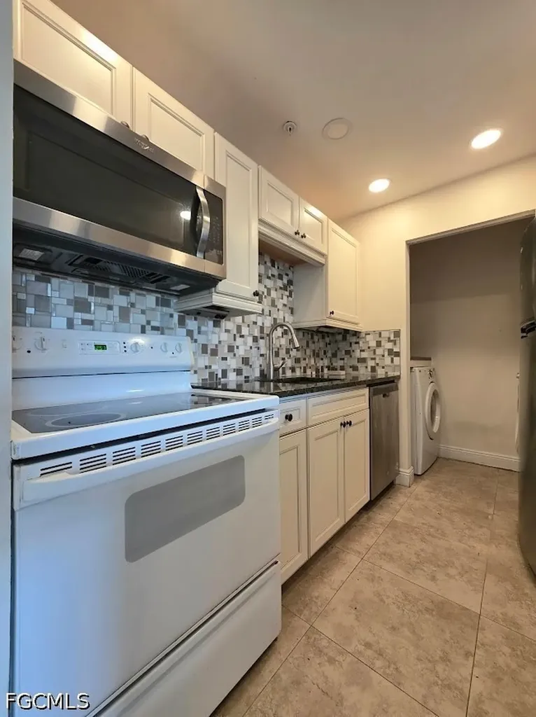 2845 Winkler Avenue Fort Myers FL 33916