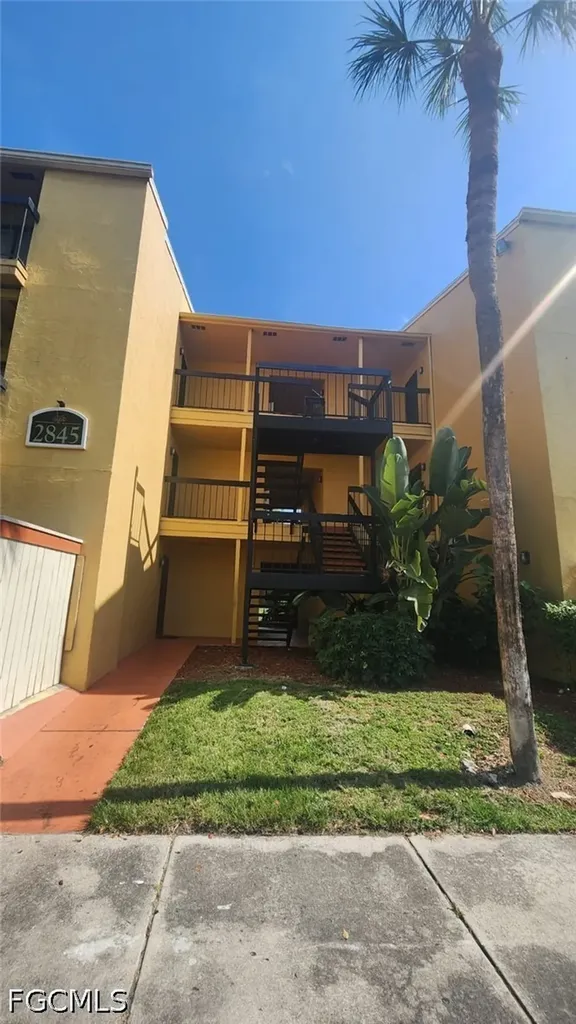 2845 Winkler Avenue Fort Myers FL 33916