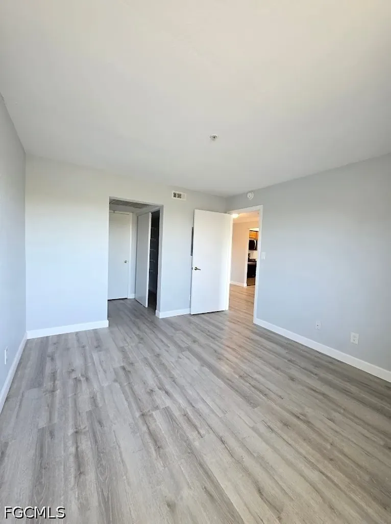 2845 Winkler Avenue Fort Myers FL 33916
