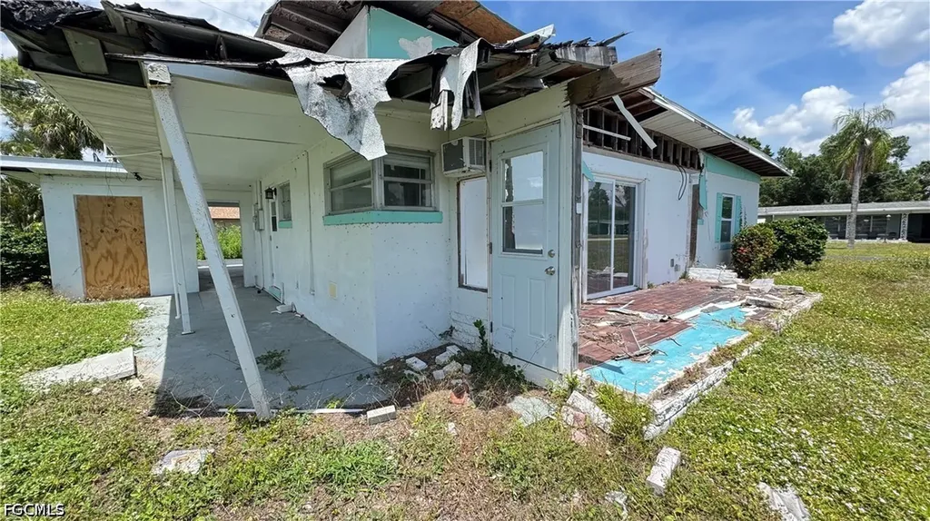 8140 Cleaves Road North Fort Myers FL 33903