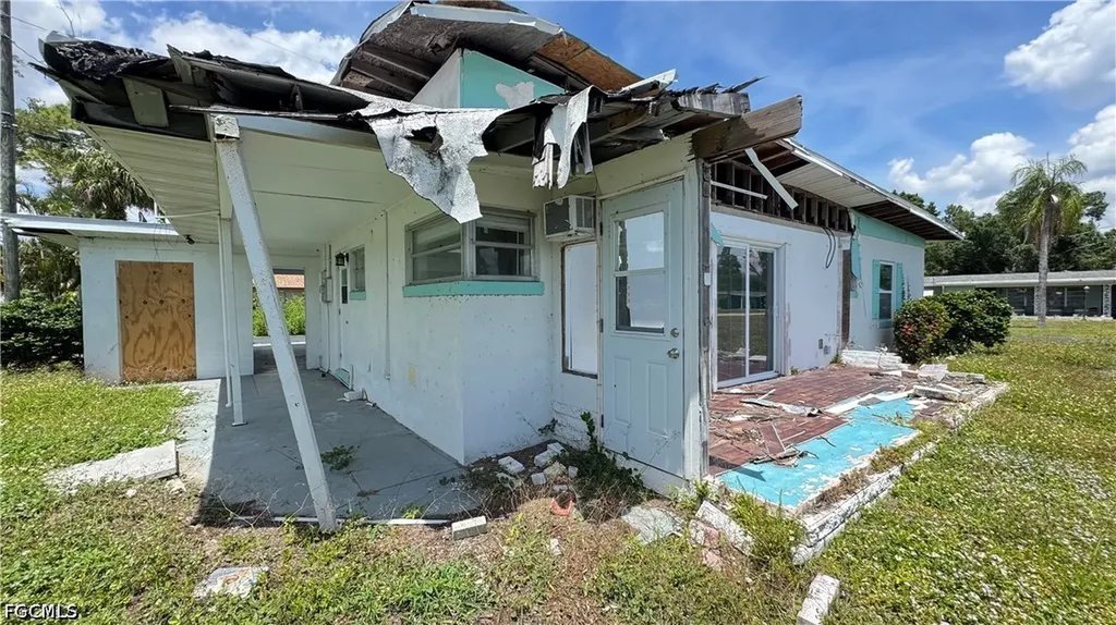 8140 Cleaves Road North Fort Myers FL 33903