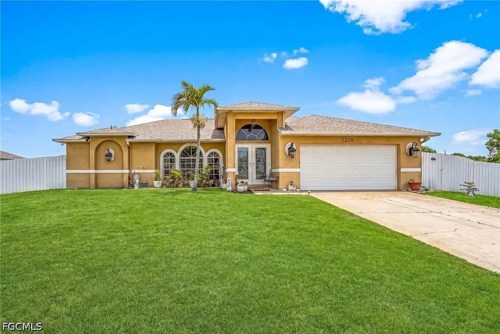 2216 NE 7th Place Cape Coral FL 33909