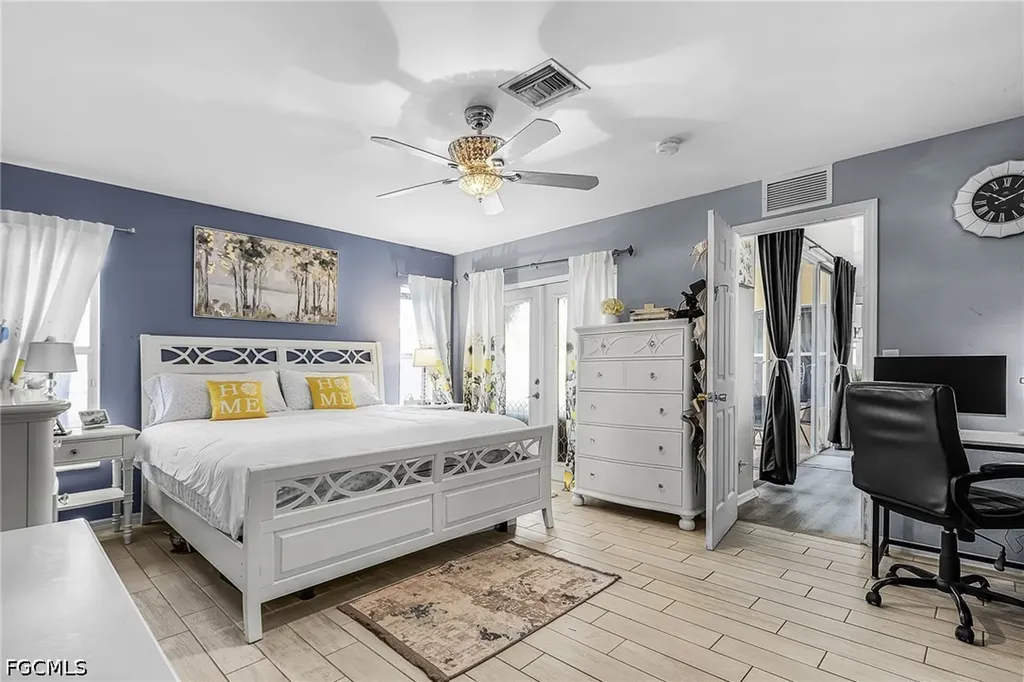 2216 NE 7th Place Cape Coral FL 33909