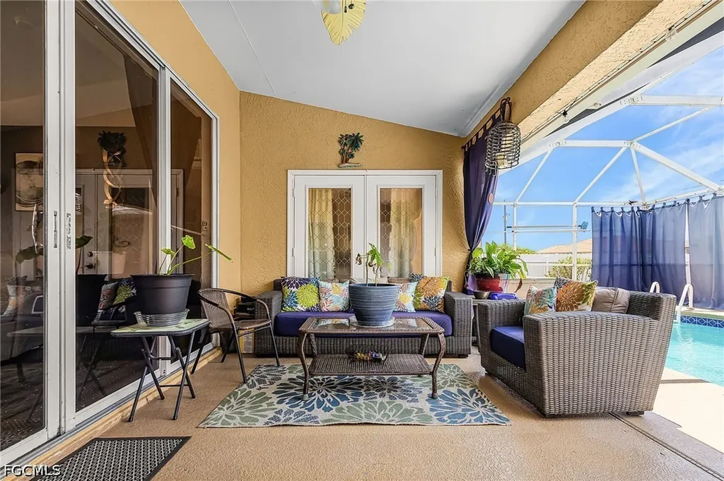 2216 NE 7th Place Cape Coral FL 33909