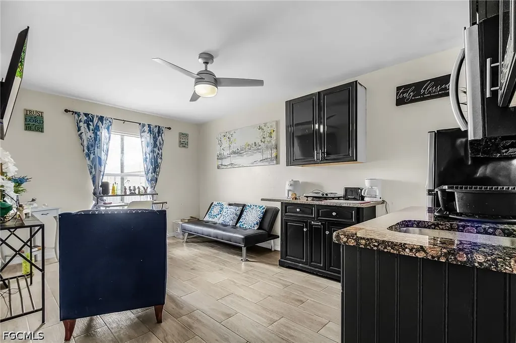 2216 NE 7th Place Cape Coral FL 33909