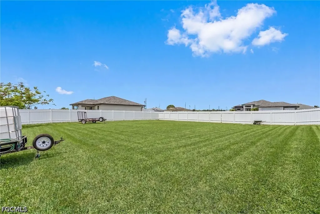 2216 NE 7th Place Cape Coral FL 33909