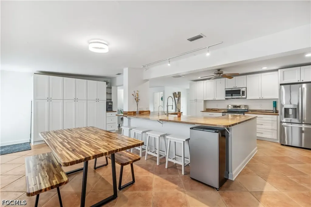 5654 Natoma Drive Fort Myers FL 33919