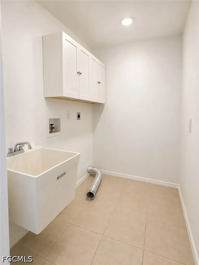 4714 Skyline Boulevard Cape Coral FL 33914