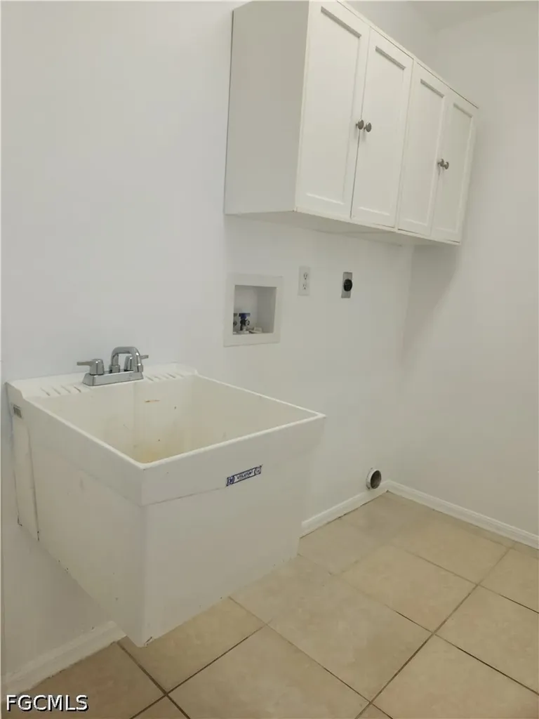 4714 Skyline Boulevard Cape Coral FL 33914