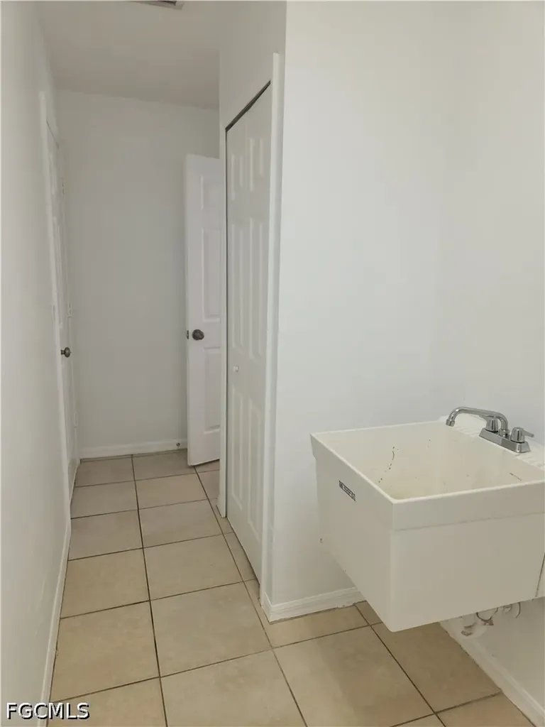 4714 Skyline Boulevard Cape Coral FL 33914