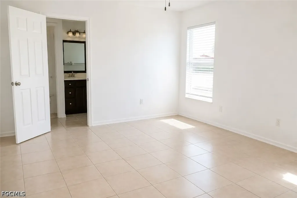 4714 Skyline Boulevard Cape Coral FL 33914