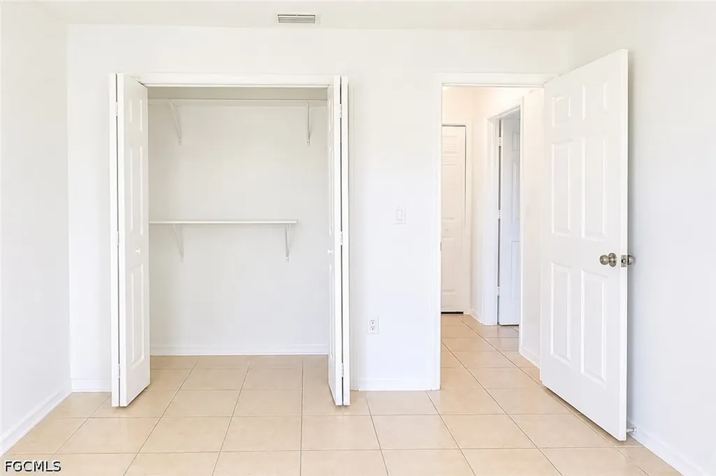 4714 Skyline Boulevard Cape Coral FL 33914